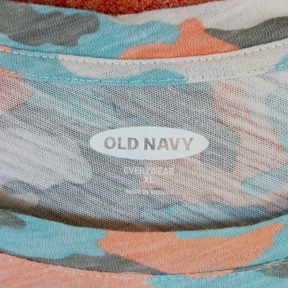 Old Navy camo tee xl - Picture 2 of 5